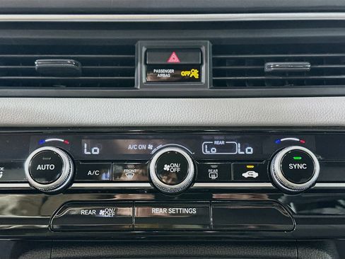 Used 2023 Honda Pilot LX image 13