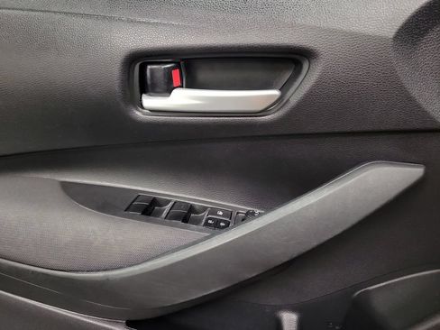 Used 2021 Toyota Corolla LE FWD image 26