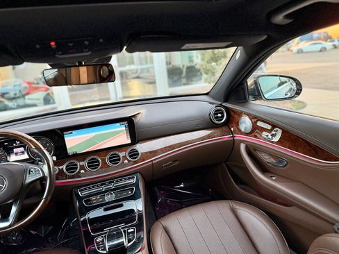 Used 2017 Mercedes-Benz E 400 4MATIC Wagon image 36