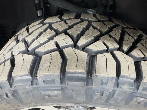 Used 2023 Ford F150 Lightning Platinum image 41