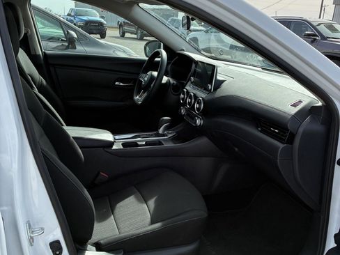 Used 2024 Nissan Sentra SV image 9