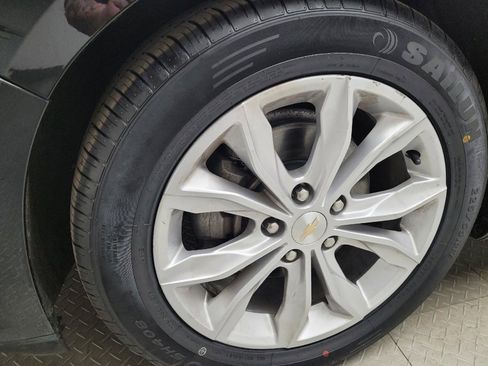 Used 2020 Chevrolet Malibu LT FWD image 31