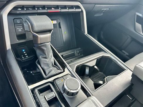 Used 2024 Toyota Tundra Limited AWD/4WD image 15