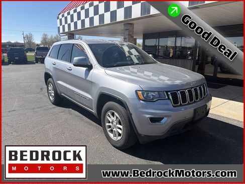 Used 2018 Jeep Grand Cherokee Laredo AWD/4WD image 1