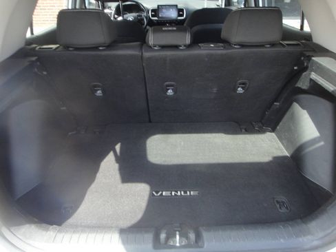 Used 2021 Hyundai Venue SEL FWD image 11