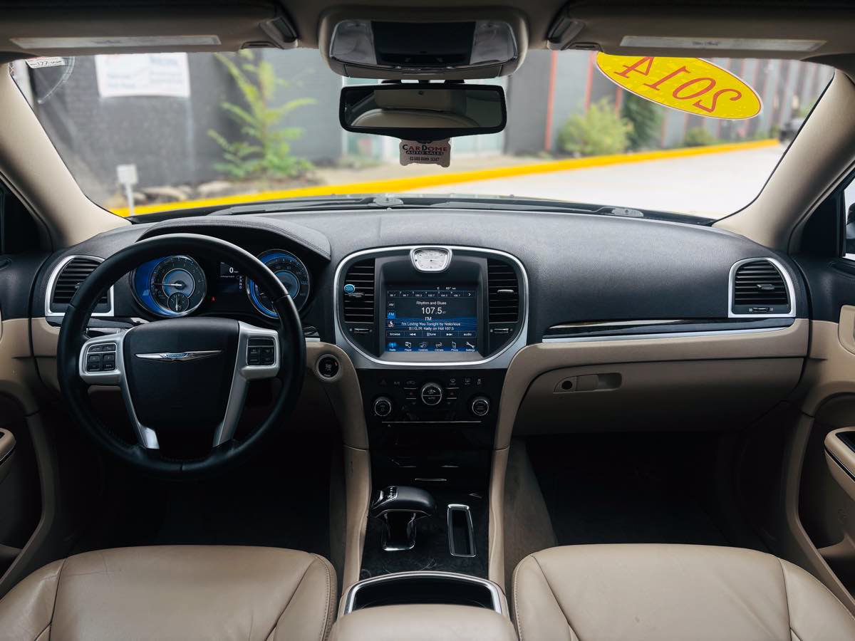 Used 2014 Chrysler 300 AWD image 45