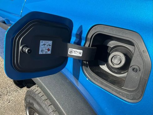 Used 2025 Ford Bronco Big Bend image 13