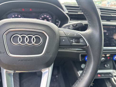 Used 2020 Audi Q3 2.0T Premium w/ Convenience Package AWD/4WD image 19