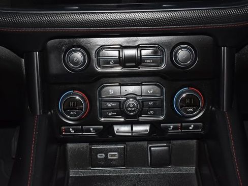 Used 2024 Chevrolet Suburban RST image 19