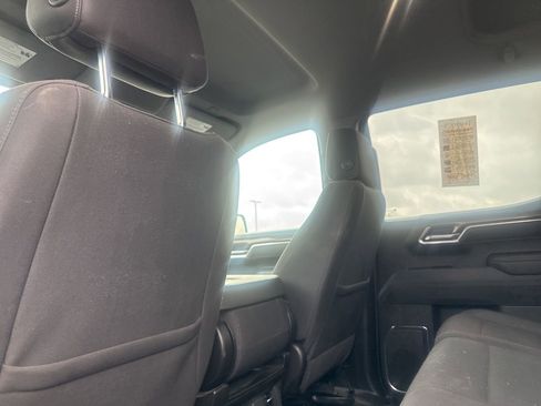 Used 2025 Chevrolet Silverado 1500 LT image 23