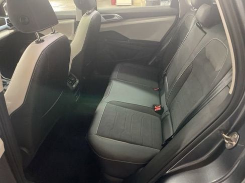 Certified 2025 Volkswagen Taos SE w/ Panoramic Sunroof Package image 11