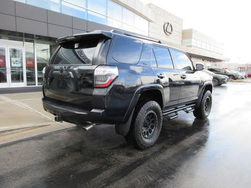 Used 2019 Toyota 4Runner SR5 image 10