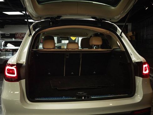 Used 2022 Mercedes-Benz GLC 300 4MATIC w/ Multimedia Package Lite image 7