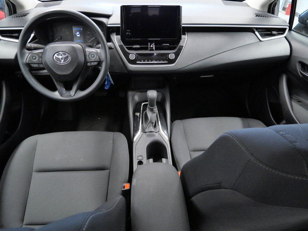 Used 2025 Toyota Corolla LE FWD image 13