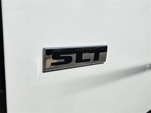 Used 2019 RAM 1500 Classic SLT image 8