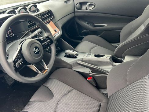 Used 2025 Nissan Z Sport w/ Floor Mat Package RWD image 7