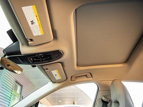 Certified 2025 Porsche Panamera 4 image 24