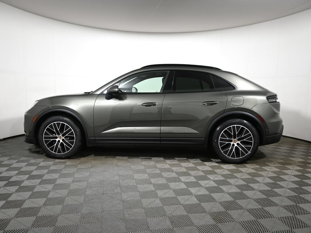Used 2026 Porsche Macan 4 Electric AWD/4WD image 2