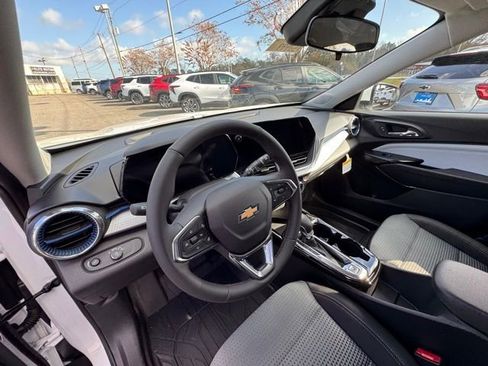 New 2026 Chevrolet Trax LT w/ Driver Confidence Package image 11