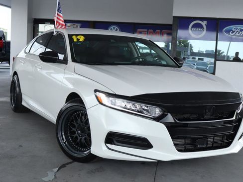 Used 2019 Honda Accord LX image 2