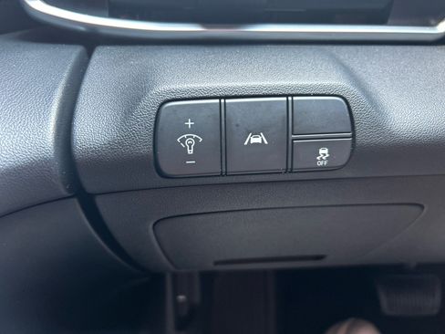 Used 2023 Hyundai Elantra SEL FWD image 14