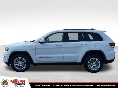 Used 2021 Jeep Grand Cherokee Laredo AWD/4WD image 2