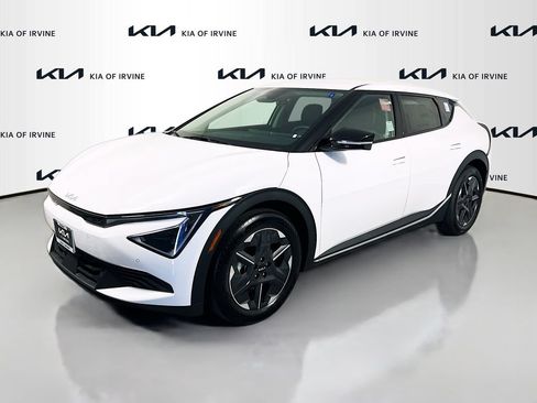 New 2026 Kia EV6 Light RWD image 3