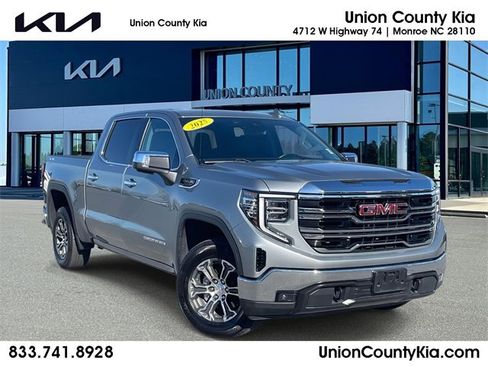 Used 2025 GMC Sierra 1500 SLT image 1