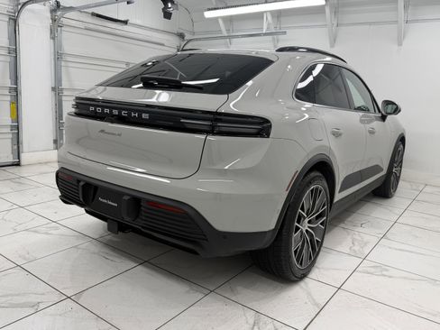 New 2026 Porsche Macan 4 Electric image 12