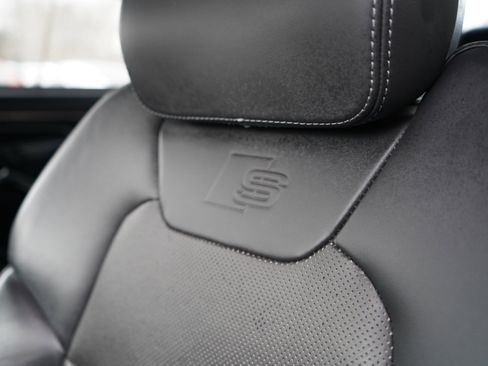 Used 2022 Audi S8 w/ S8 Comfort Plus Package image 18