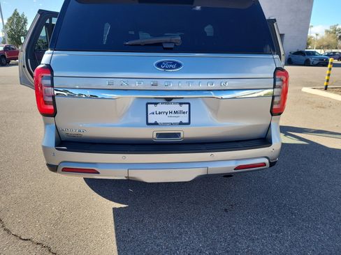 Used 2024 Ford Expedition Limited image 24