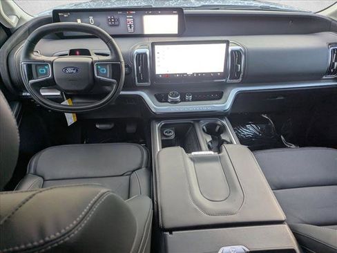 New 2025 Ford Expedition Max Platinum w/ Driver's Package image 15