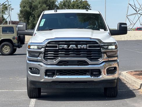 Used 2026 RAM 2500 Big Horn AWD/4WD image 9