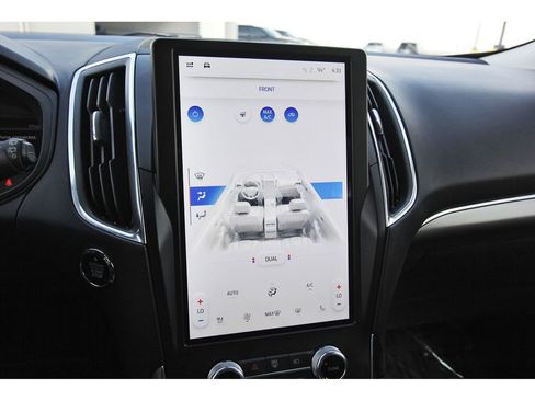 Used 2024 Ford Edge Titanium image 22