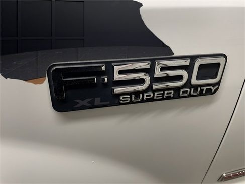 Used 2004 Ford F550 4x4 Regular Cab Super Duty image 32