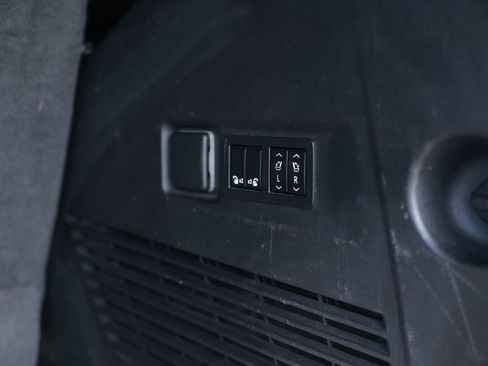 Used 2022 Chevrolet Tahoe RST w/ Luxury Package image 39