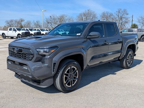 Used 2025 Toyota Tacoma TRD Sport image 7