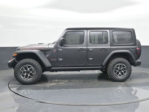 Used 2024 Jeep Wrangler Unlimited Rubicon w/ Technology Group image 10