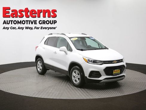 Used 2020 Chevrolet Trax LT w/ LT Convenience Package image 48