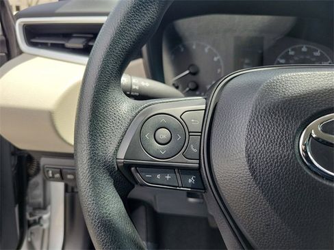 Used 2025 Toyota Corolla LE image 15