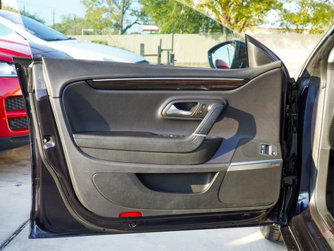 Used 2013 Volkswagen CC Executive image 13