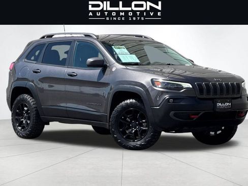 Used 2019 Jeep Cherokee Trailhawk w/ Comfort/Convenience Group AWD/4WD image 2