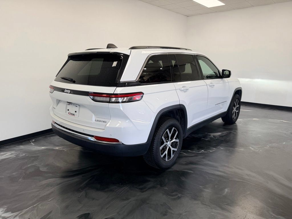Used 2024 Jeep Grand Cherokee Limited AWD/4WD image 21