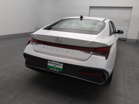 Used 2024 Hyundai Elantra SEL FWD image 7