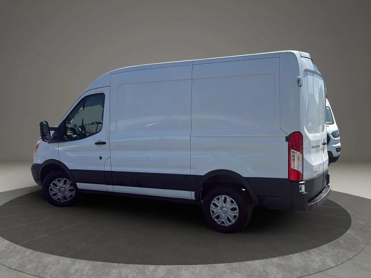Used 2019 Ford Transit 250 130 Medium Roof w/ Interior Upgrade Package RWD image 4
