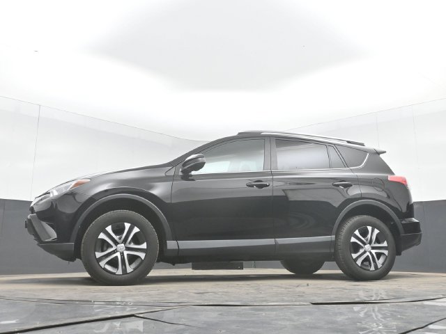 Used 2018 Toyota RAV4 LE w/ All Weather Liner Package AWD/4WD image 30