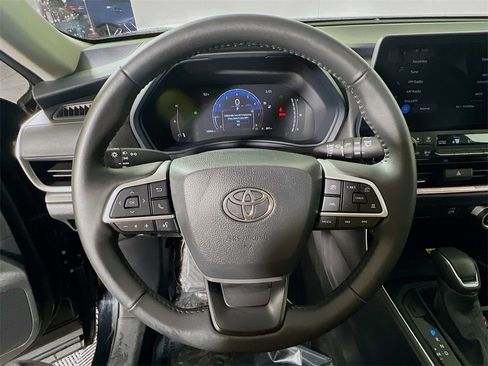 Used 2025 Toyota Grand Highlander AWD image 11