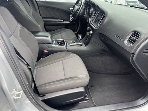 Used 2019 Dodge Charger SXT image 11