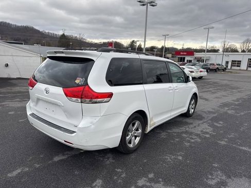 Used 2011 Toyota Sienna LE image 8