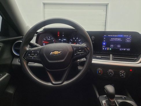 Used 2024 Chevrolet Trax LS image 22